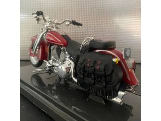 Tweewielers Harley-Davidson FLSTS Heritage Softail Springer Schaal 1:18