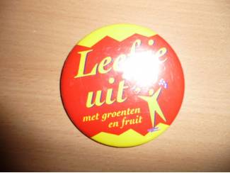 Button Leef je uit met groente en fruit , doorsnee 7,5 cm