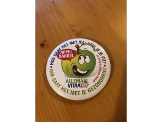 Speldjes, Pins en Buttons Button appel babbel allemaal vitaal doorsnee 7,5 cm