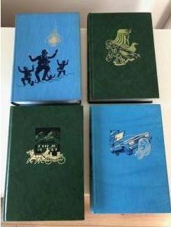 Romans 4 x  Boeken mooi bandontwerp ( Howatch, Holt , Hailey etc ) .