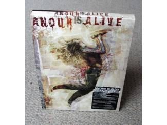 Anouk is Alive 32 nrs 2 dvds ruim 2 uur durend concert ZGAN