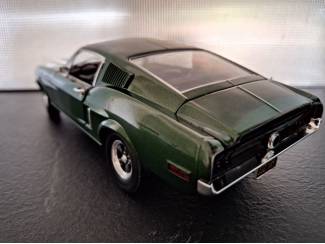Auto's Ford Mustang GT Fastback 1968 Schaal 1:18