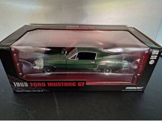Auto's Ford Mustang GT Fastback 1968 Schaal 1:18