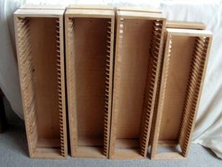4 Houten CD opbergbakken voor totaal 141 CD&rsquo;s mooie staat