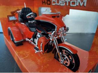 Tweewielers Harley-Davidson CVO Tri-Glide Ultra Schaal 1:12