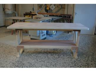 Werkbanken Stevige houten Werkbanken &ndash; werktafels - inpaktafel &ndash; tafels
