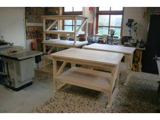 Stevige houten Werkbanken &ndash; werktafels - inpaktafel &ndash; tafels