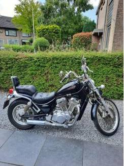 Suzuki SUZUKI VS600 INTRUDER bj 2000