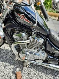 Suzuki SUZUKI VS600 INTRUDER bj 2000