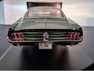 Auto's Ford Mustang GTA Fastback 1967 Schaal 1:18