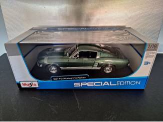 Auto's Ford Mustang GTA Fastback 1967 Schaal 1:18