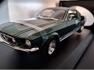 Auto's Ford Mustang GTA Fastback 1967 Schaal 1:18