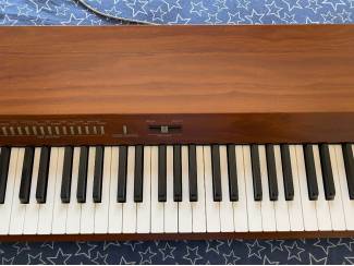 Piano's Yamaha Clavinova YP-40