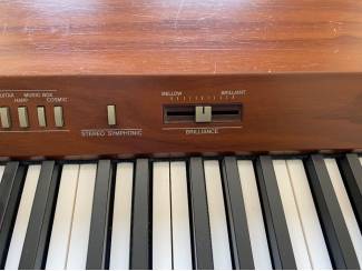 Piano's Yamaha Clavinova YP-40