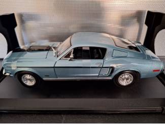 Auto's Ford Mustang GT Cobra 1968 Schaal 1:18