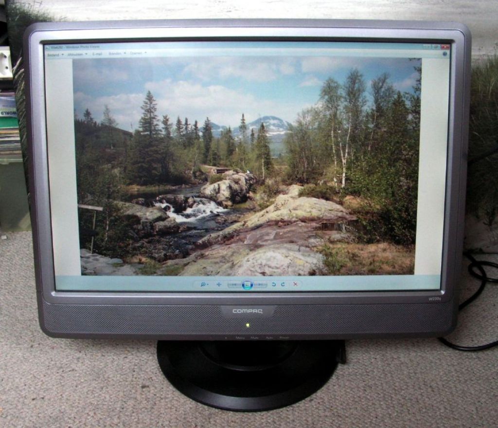 Compaq W220q LCD Color monitor zeer mooie staat