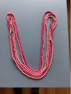 Kettingen Kettingen 3 kleuren roze 128cm lang set a 3