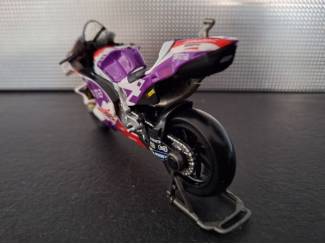 Tweewielers Ducati Desmosedici Pramac Racing #5 Schaal 1:18