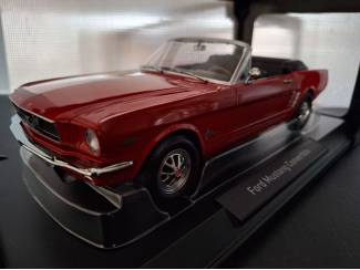 Ford Mustang Convertible 1966 Schaal 1:18