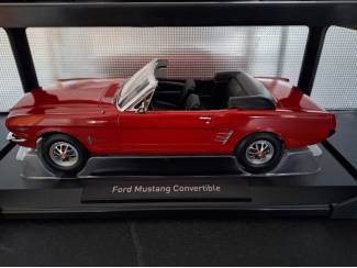 Auto's Ford Mustang Convertible 1966 Schaal 1:18