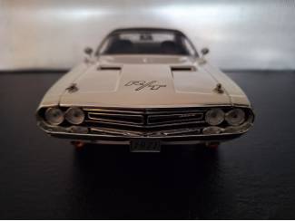 Auto's Dodge Challenger R/T 1971 Schaal 1:18