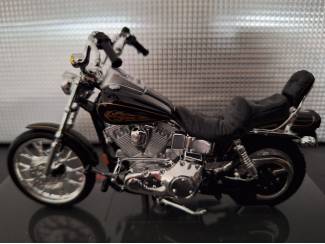 Tweewielers Harley-Davidson FXDWG Dyna Wide Glide 1997 Schaal 1:18