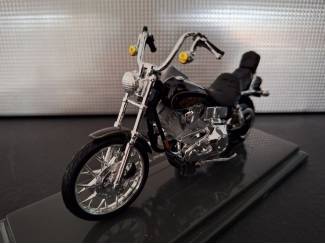 Harley-Davidson FXDWG Dyna Wide Glide 1997 Schaal 1:18