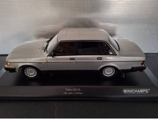 Auto's Volvo 240 GL 1986 Schaal 1:18
