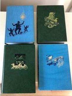 Overige Boeken en Diversen 4 x  Boeken mooi bandontwerp ( Howatch, Holt , Hailey etc ) .