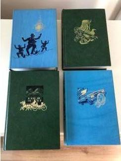 Overige Boeken en Diversen 4 x  Boeken mooi bandontwerp ( Howatch, Holt , Hailey etc ) .