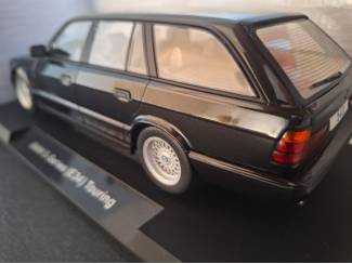 Auto's BMW 5 Series E34 Touring 1991 Schaal 1:18