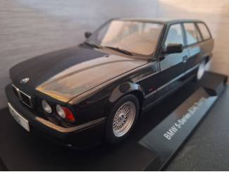 Auto's BMW 5 Series E34 Touring 1991 Schaal 1:18