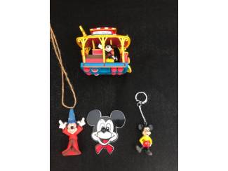 Mickey Mouse sleutelhanger  tram streetcar , gel, shampoo figuur