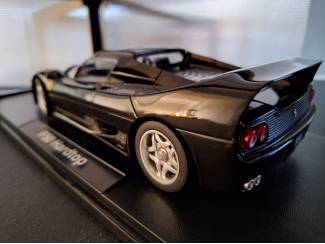 Auto's Ferrari F50 Hard Top 1995 Schaal 1:18