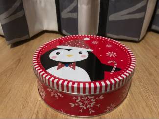 Koektrommel kerst pinguïn koek trommel leeg rood zwart wit