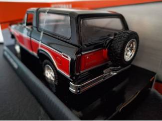 Auto's Ford Bronco Hard Top 1978 Schaal 1:24