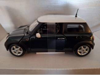 Auto's Mini Cooper Donker groen Schaal 1:24