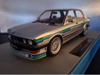 Auto's BMW Alpina B10 3.5 Zilver Schaal 1:18