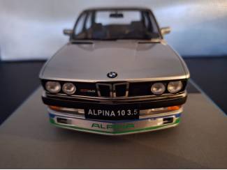 Auto's BMW Alpina B10 3.5 Zilver Schaal 1:18