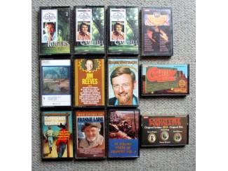 Cassettebandjes 12 verschillende COUNTRY cassettes in WITTE BOX ZGAN