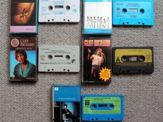Cassettebandjes Cliff Richard 5 verschillend cassettes €3,50 p/s 5 voor €15