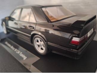 Auto's Mercedes Benz W124 Tuning 1986 Schaal 1:18