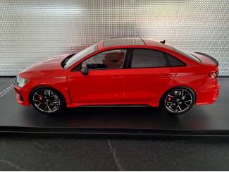 Auto's Audi RS3 Limousine 2022 Schaal 1:18