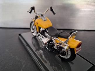 Tweewielers Harley-Davidson FXDWG Dyna Wide Glide Schaal 1:18