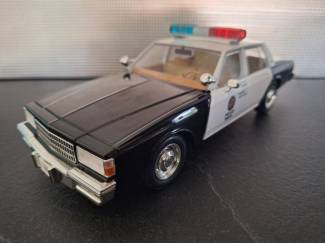 Chevrolet Caprice Police 1987 Schaal 1:24