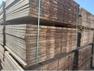 Tegels en Terrasdelen Mooie steenschotten uit voorraad leverbaar