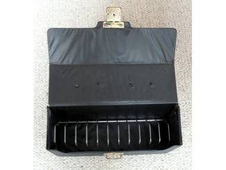 Cassettebandjes Cassette koffertje donker blauw voor 11 cassettes mooie staat