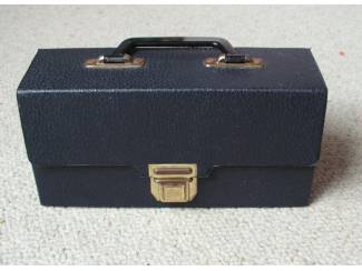 Cassette koffertje donker blauw voor 11 cassettes mooie staat