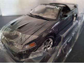 Auto's Ford Mustang Saleen S281 SC 2003 Schaal 1:18