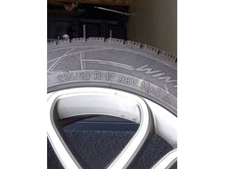 Machines | Lasapparaten Ruilen Mercedes velgen voor een lasset met flessen.